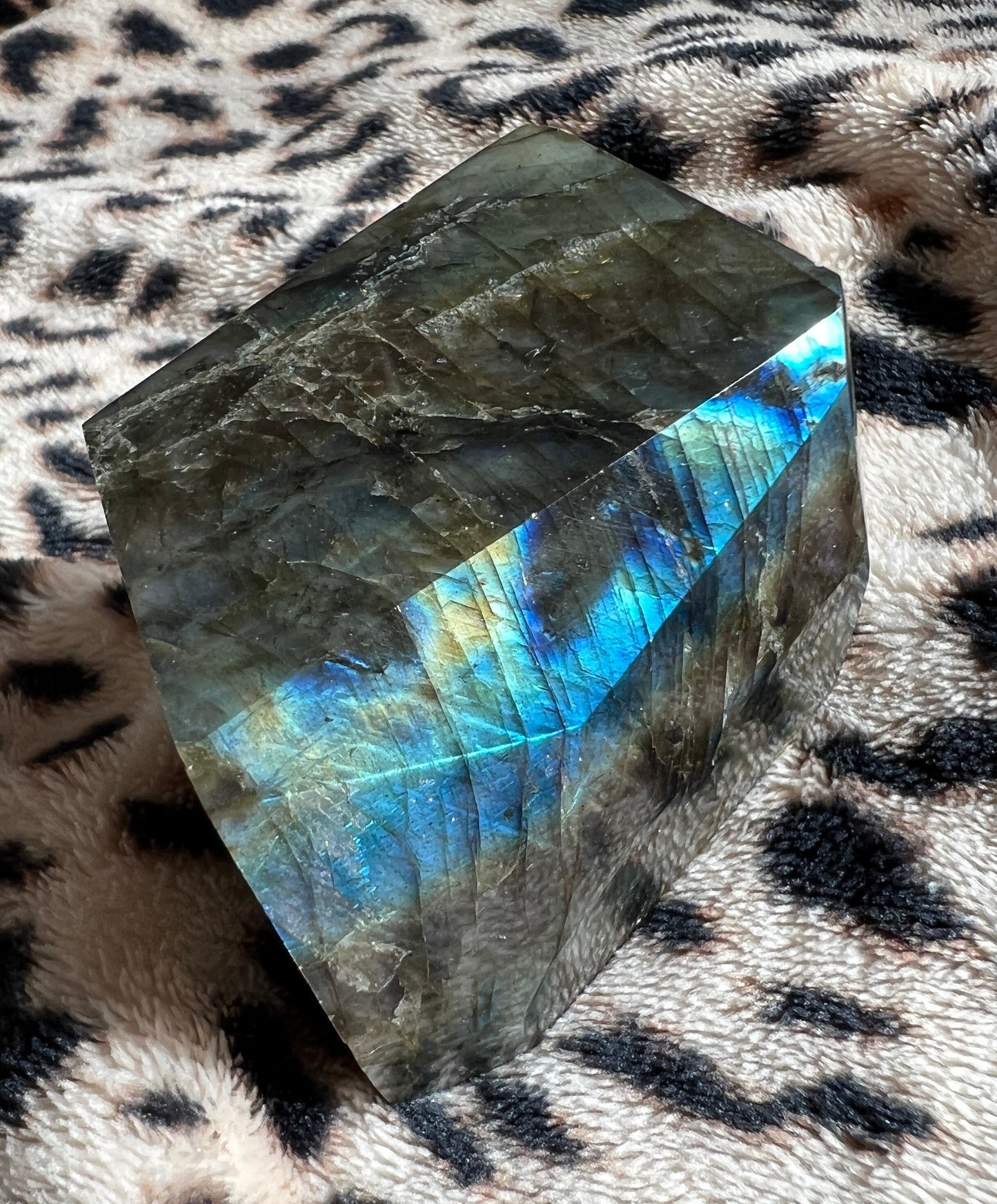 Stunning Labradorite Free Cut Crystal 256 Grams